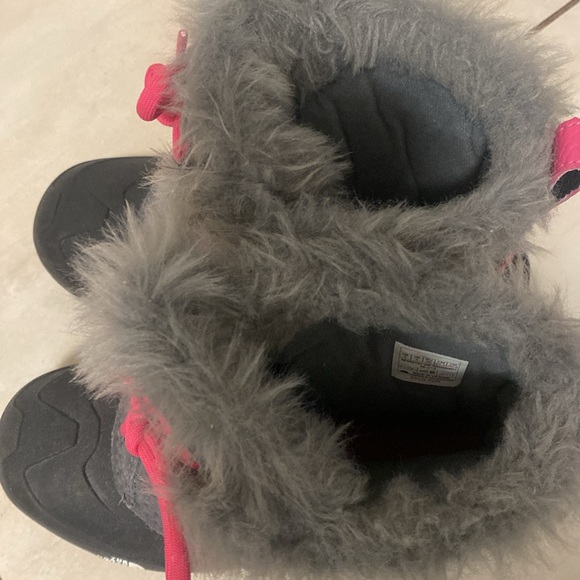 The North Face Kids Winter Boots - Picture 4 of 4